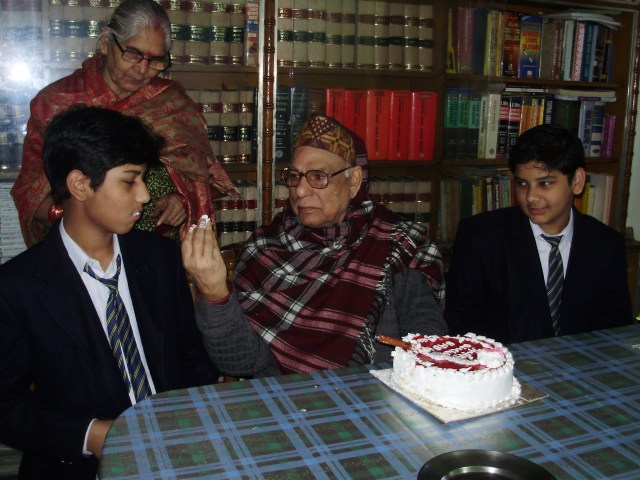Baba Celebrating 81st Birthday at Ranchi!